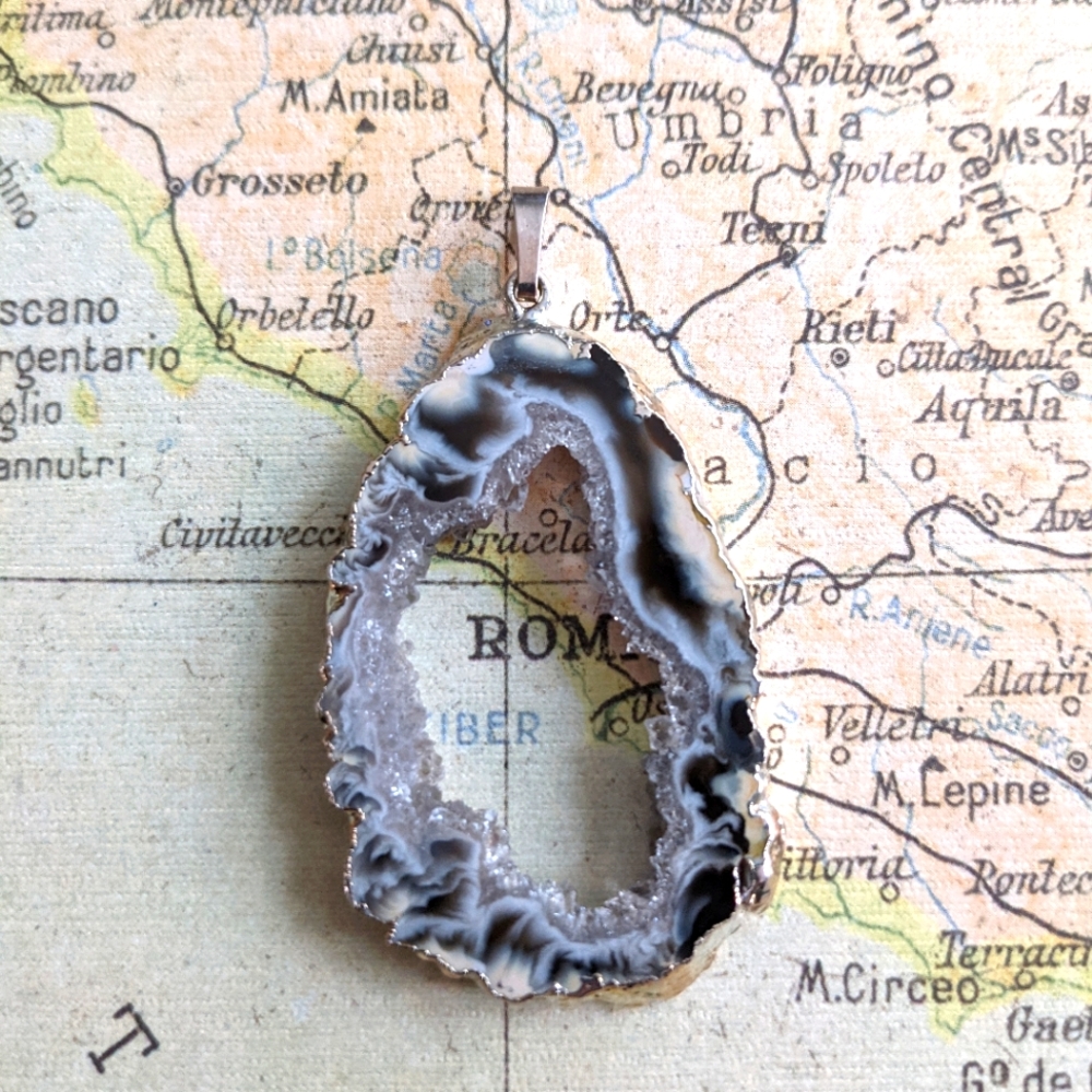 Geode Pendant Gray/White/Purple w/ Silver